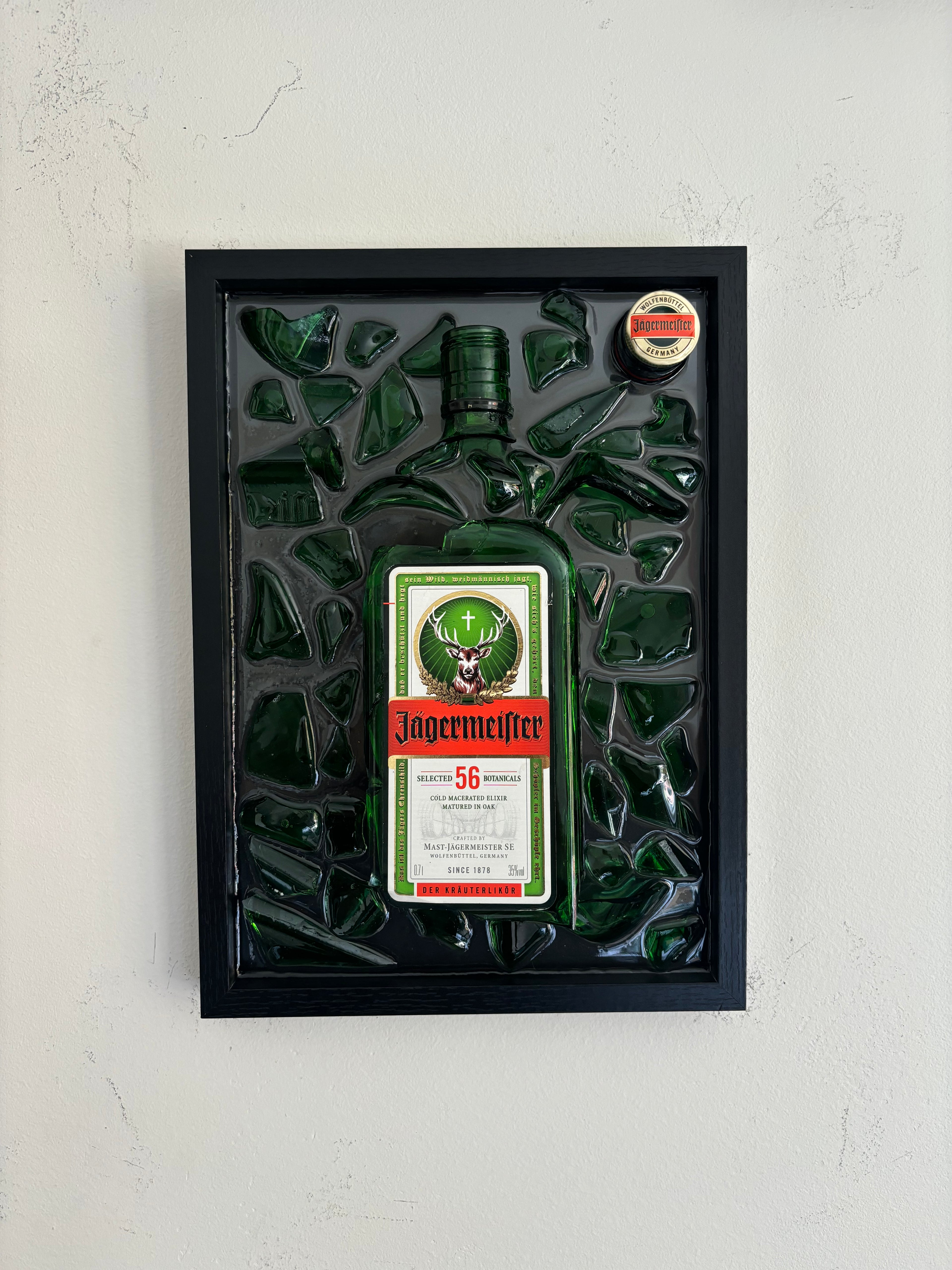 Zerbrochene Flaschenkunst Jägermeister