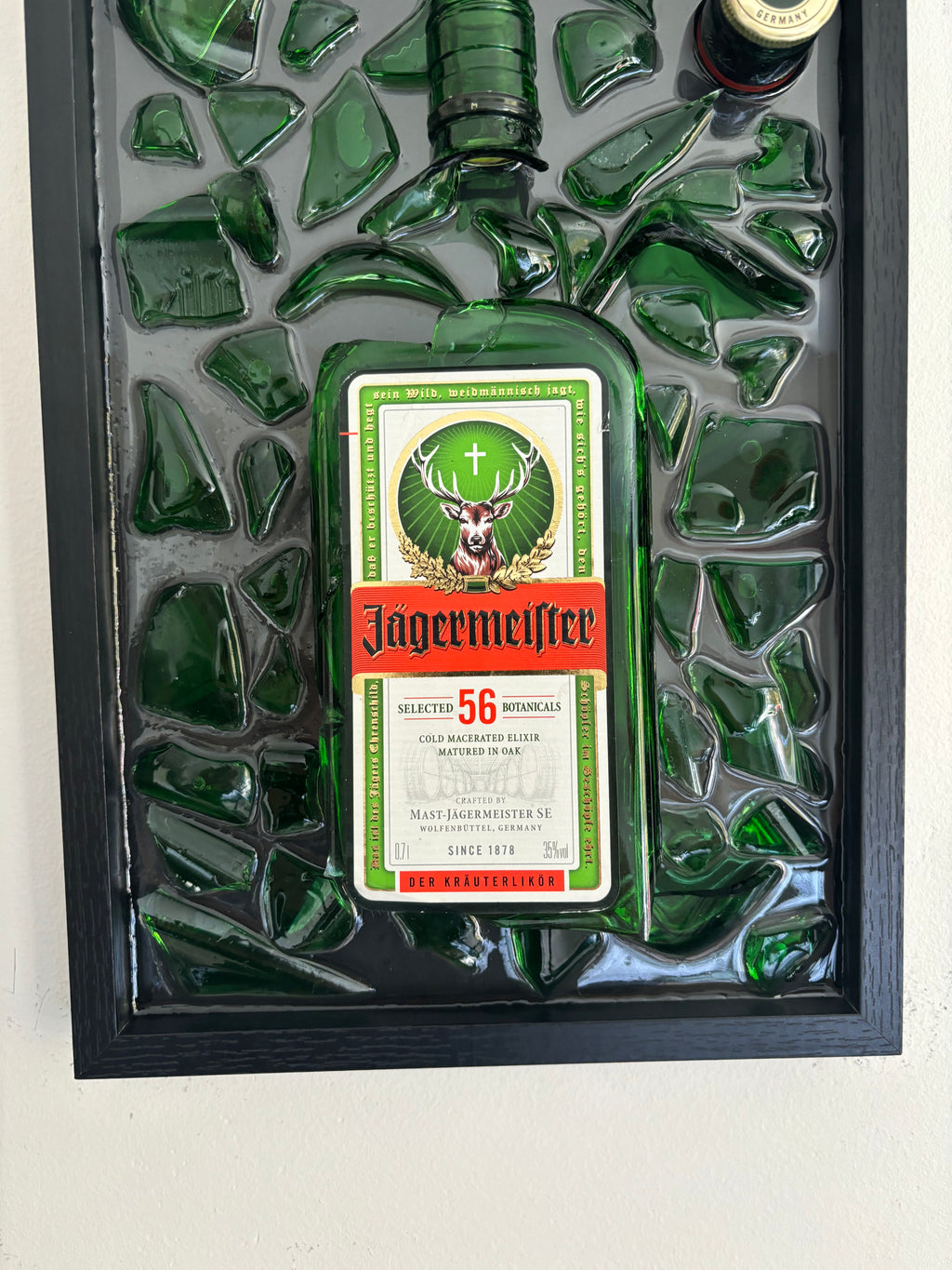 Zerbrochene Flaschenkunst Jägermeister