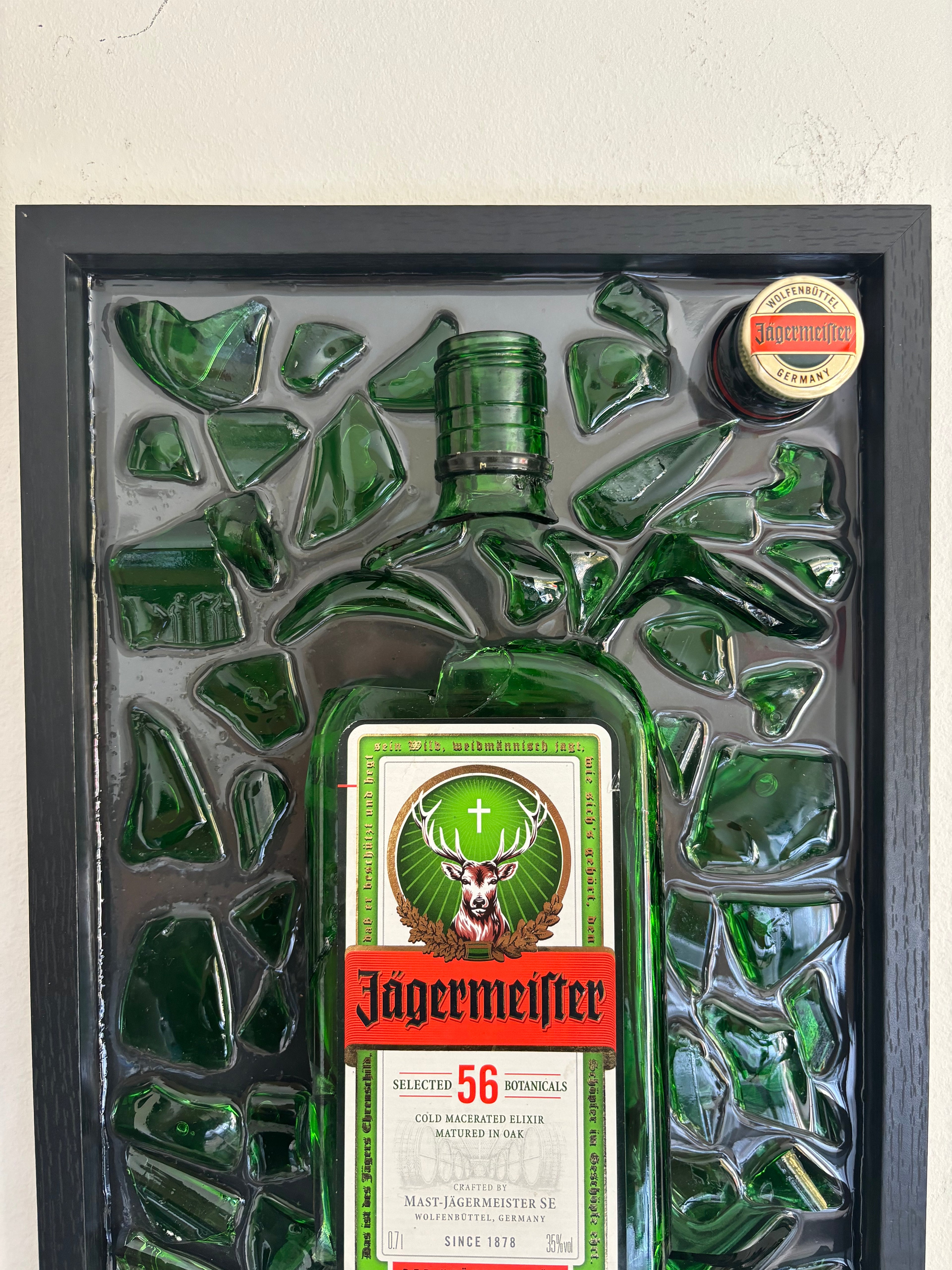 Zerbrochene Flaschenkunst Jägermeister